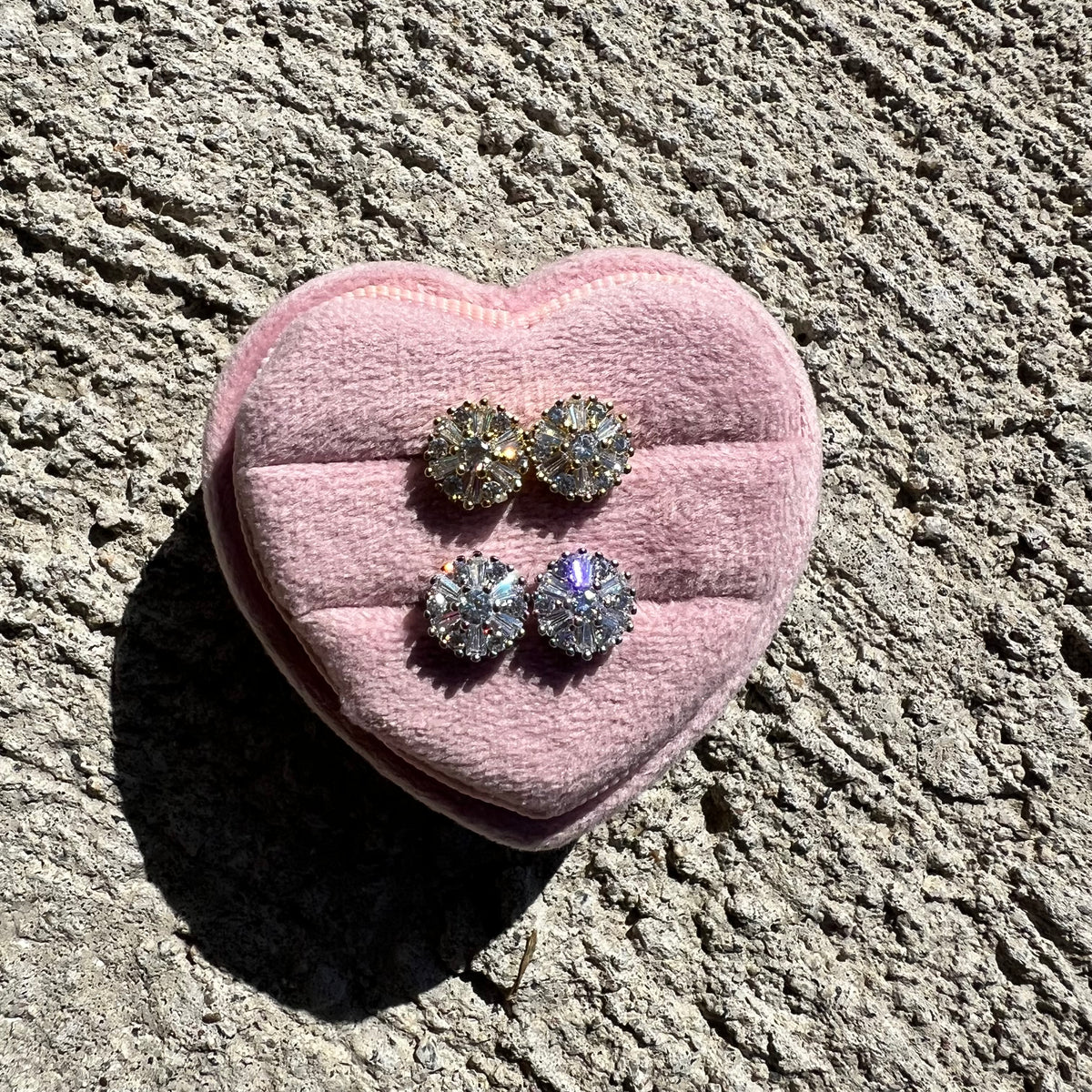 Kenirys Stud Earrings