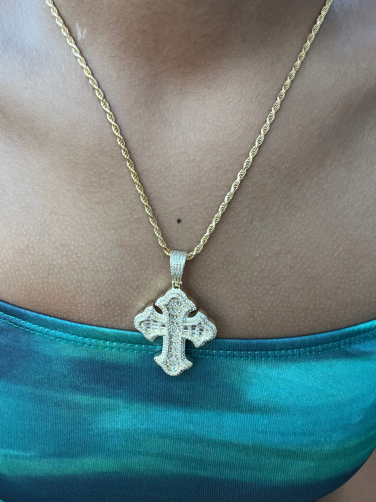 Yailin Cross Necklace