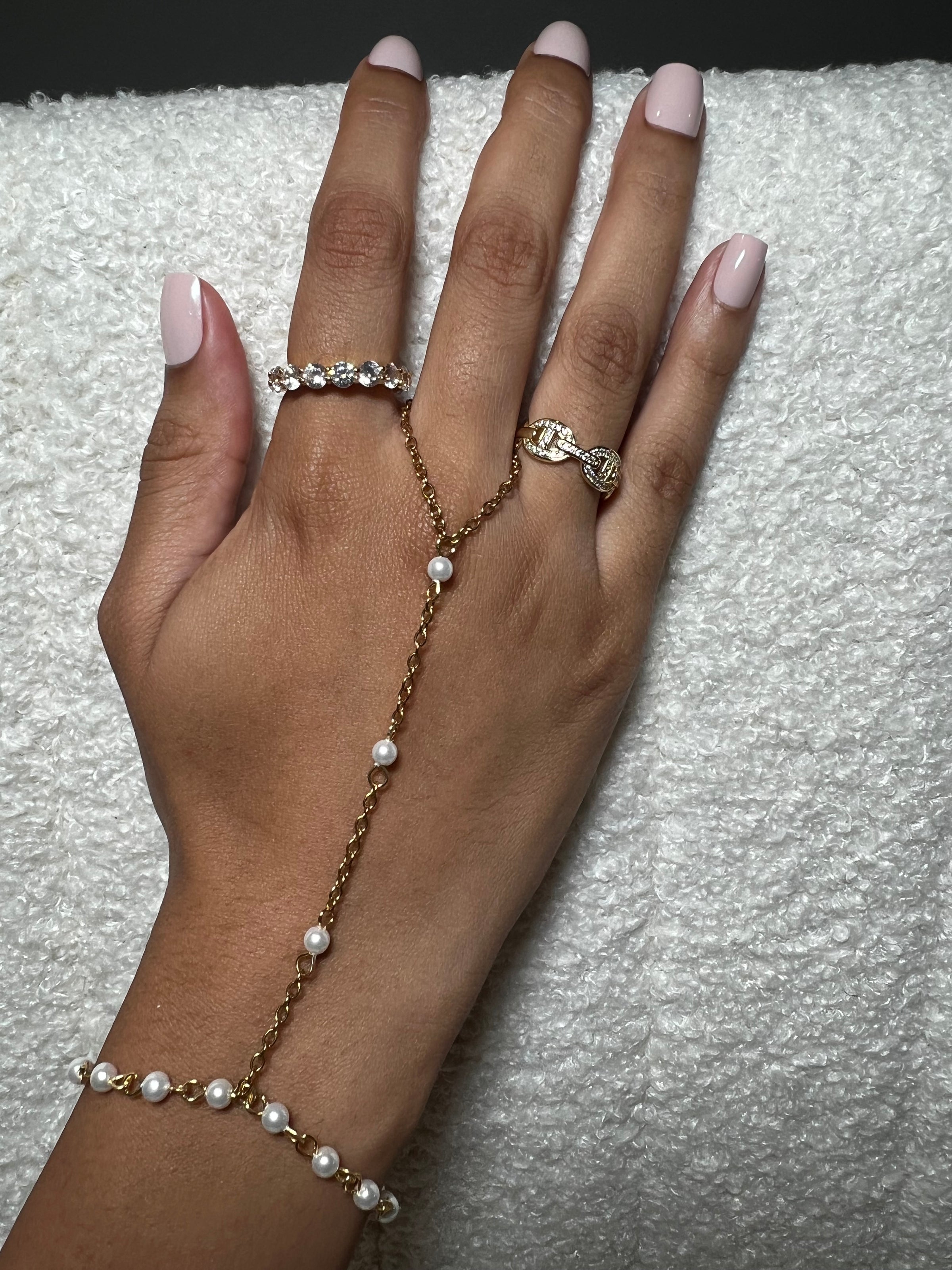 Pearl Finger Bracelet