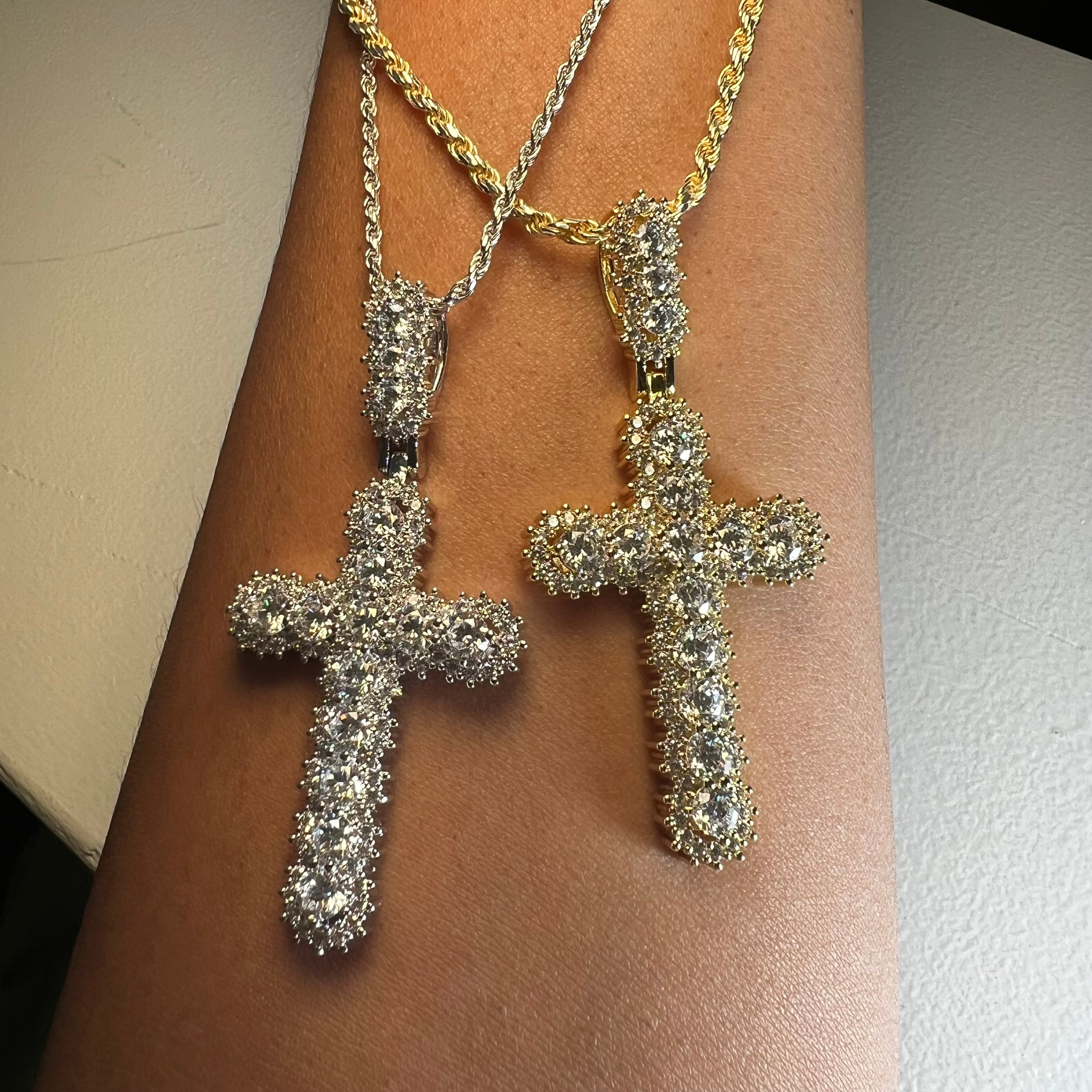 Brilla Cross Necklace