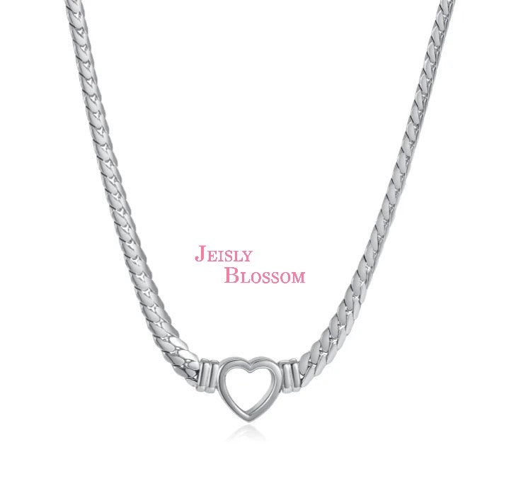 Quinlan Heart Necklace