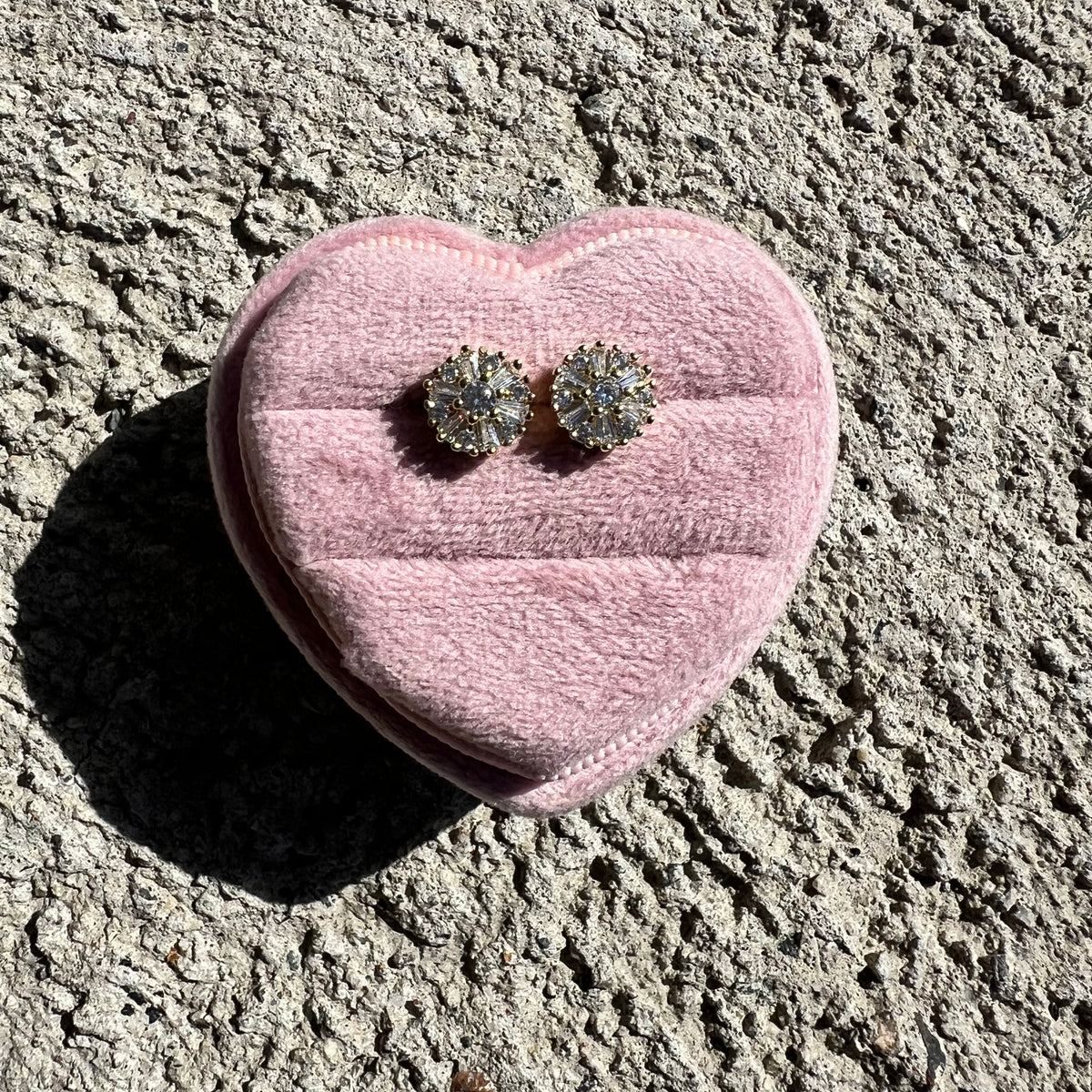 Kenirys Stud Earrings