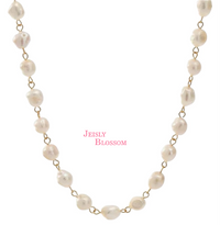 Liz Perlas Necklace
