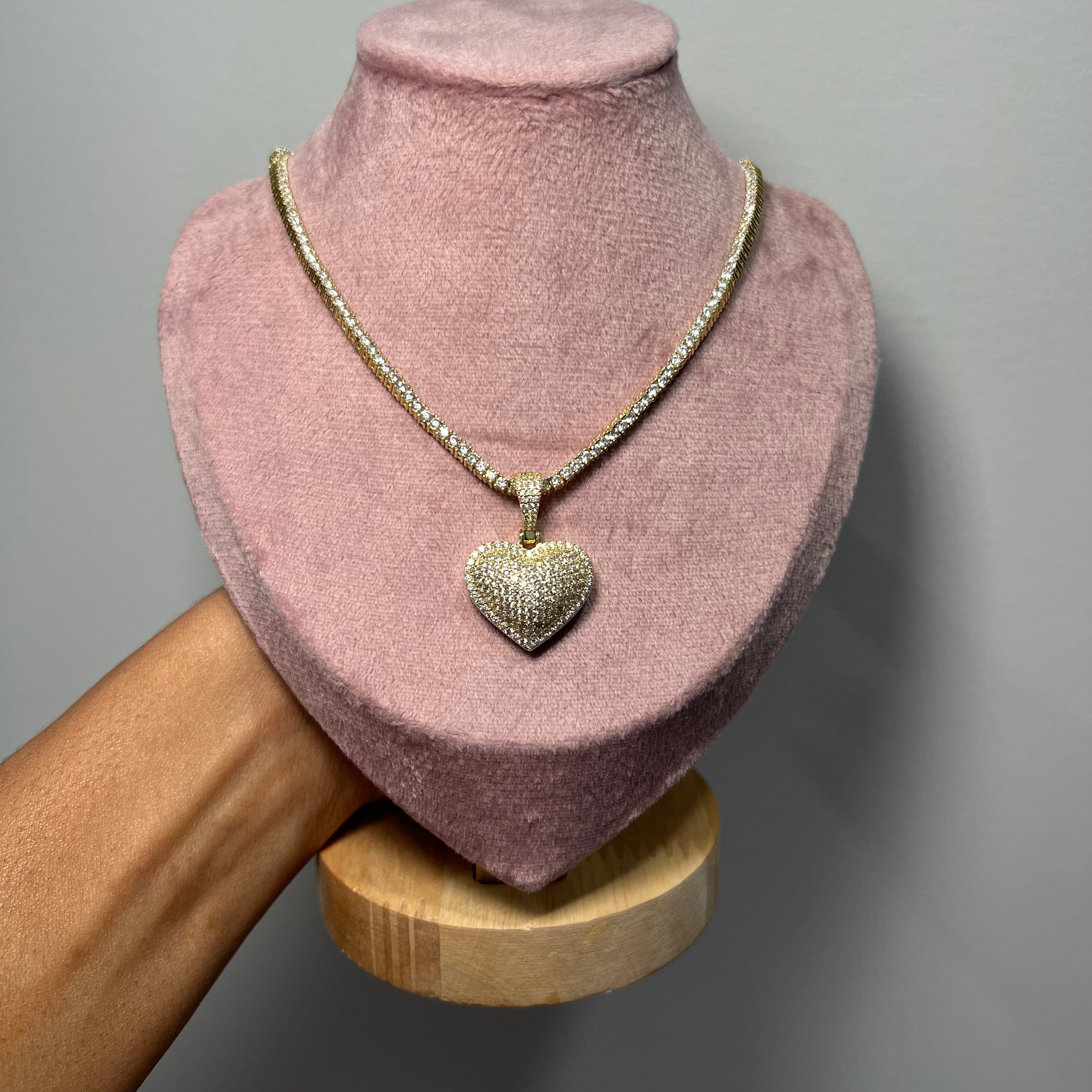 The prettiest Heart Necklace