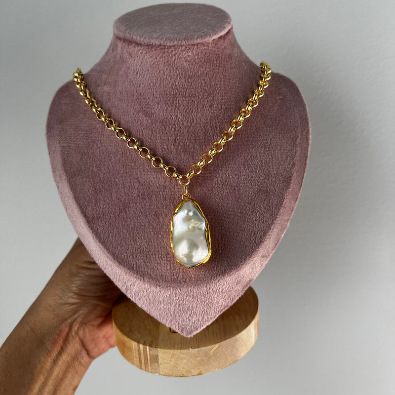 Piedra Blanca Necklace