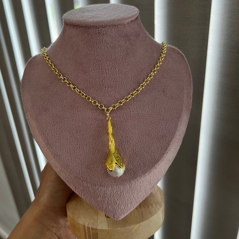 Wual Pearl Necklace