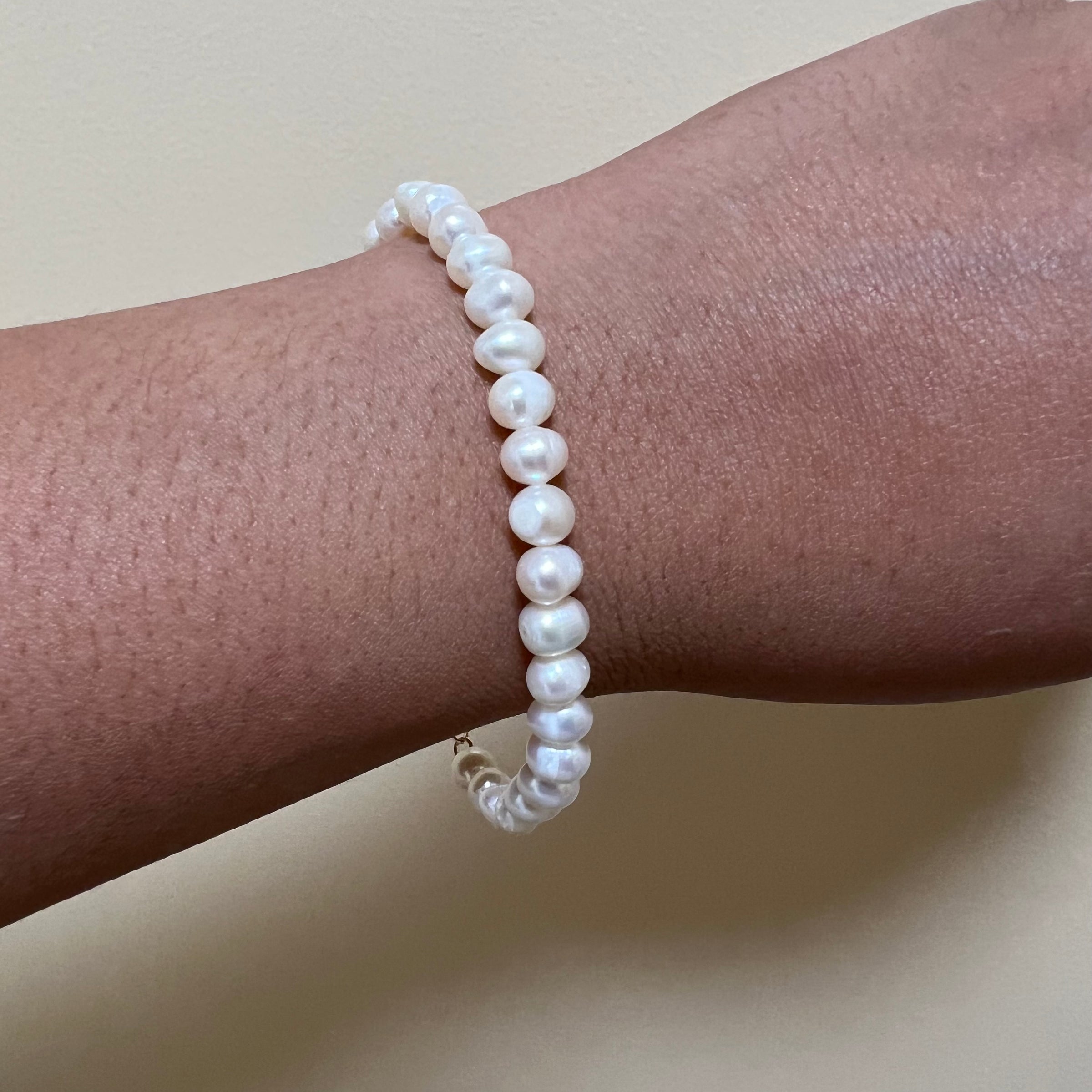 Classic Pearl Bracelet